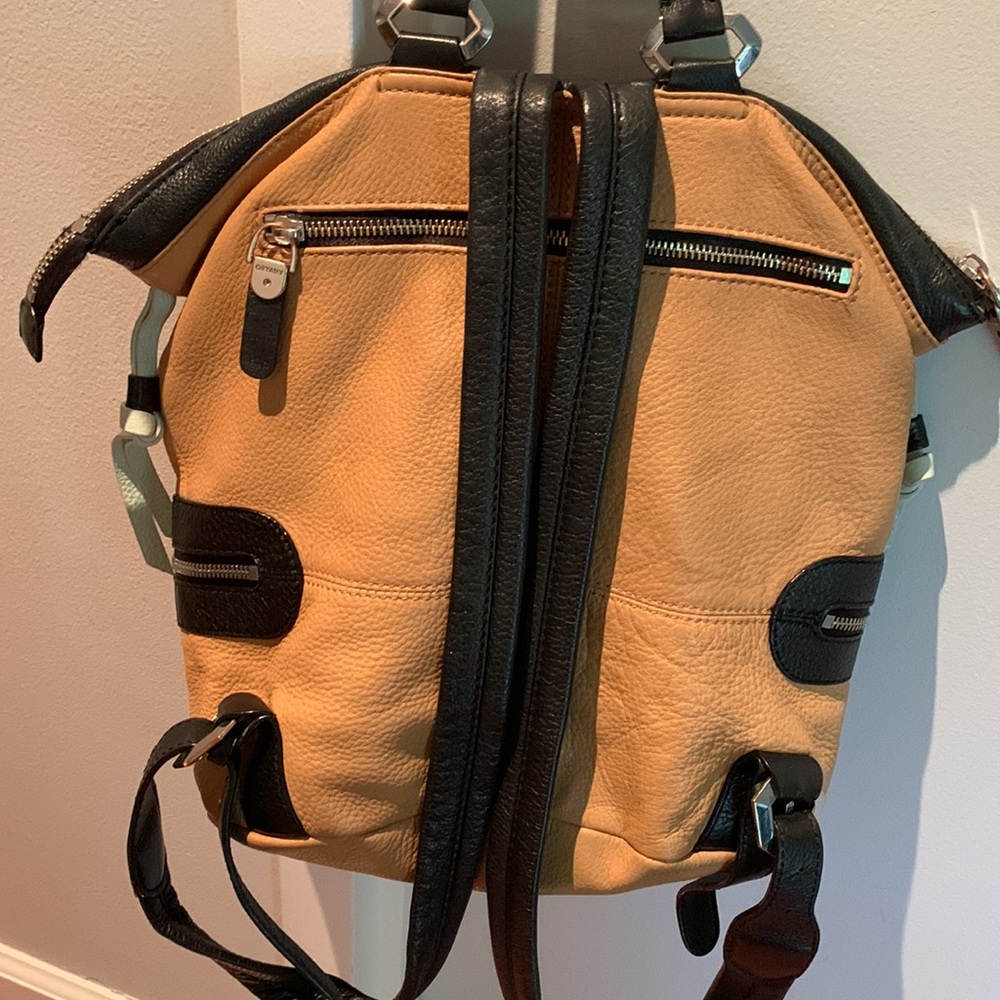 Leather back pack - Picture 3 of 15